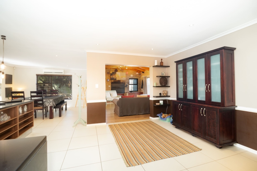 5 Bedroom Property for Sale in Vredekloof Heights Western Cape